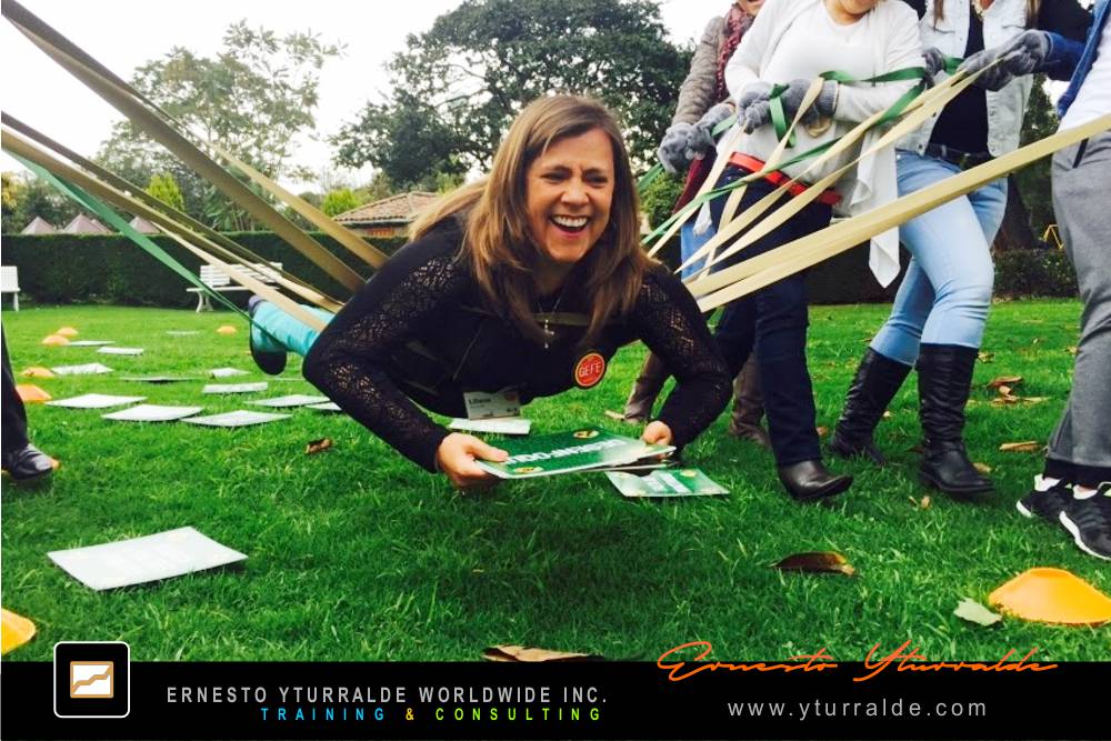 Team Building LATAM | Talleres de Cuerdas Empresariales en Latinoamérica