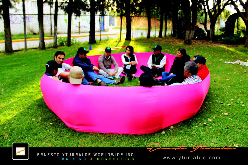 Talleres de integración vivencial con cuerdas bajas en LATAM