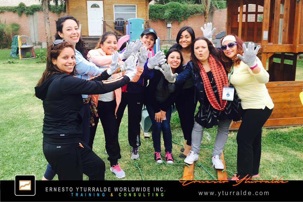 Team Building con cuerdas bajas en Latinoamérica | Trabajo en equipo y liderazgo